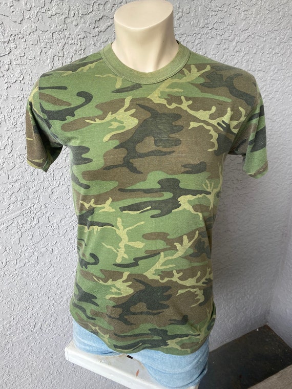 1980s vintage jungle camouflage distressed tee shi