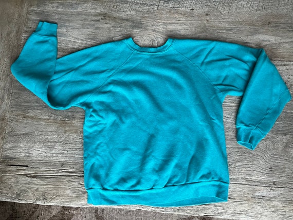 Vintage 1980s blank blue-green sweatshirt - size … - image 3