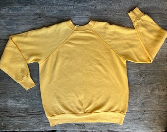 Soft pale yellow 1980s plain vintage sweatshirt - size large/medium