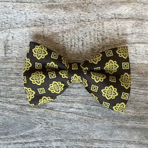 Vintage 1970s Wembley Brown and Gold Clip-On Bow Tie