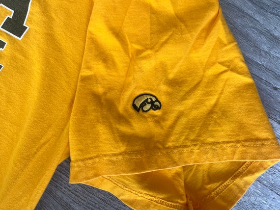 University of Iowa Volleyball 1990s vintage t-shi… - image 4
