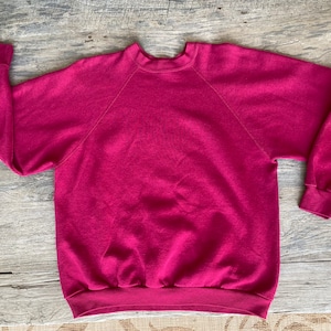 Raspberry wine 1990s blank vintage sweatshirt - size medium/large