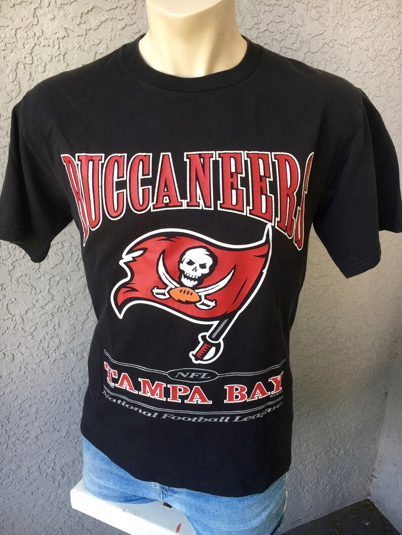 retro tampa bay buccaneers t shirt