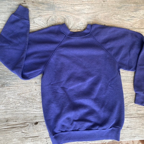 1980s plum blue blank vintage sweatshirt - size small