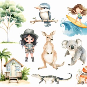 Puede incluir: Ilustraciones en acuarela de animales y paisajes australianos, incluyendo un canguro, un koala, un kookaburra, un gecko y una ni&ntilde;a surfeando. Tambi&eacute;n se representan un &aacute;rbol, una casa de playa y piedras apiladas. La obra de arte tiene un estilo caprichoso.