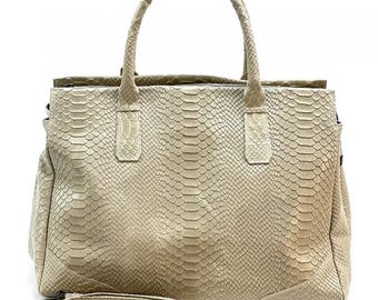 Bolsa tote de couro luxuoso com estampa de píton, design único e arrojado, feita à mão na Itália.