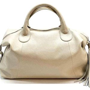 El estilo italiano de viajar. Cartera de piel granulada de grano natural. Envío gratuito a EE. UU.