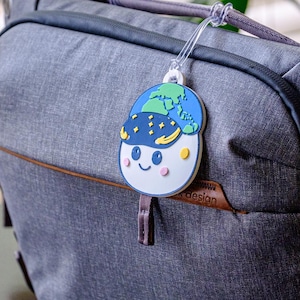 RISE Artemis II Mascot Luggage Tag, Personalized 3D Space Bag Tag, Cute Backpack Tag for Kids, Suitcase Travel Tag, Space Enthusiast Gift