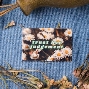 Sticker reproductieve rechten, stickers sociale rechtvaardigheid, aanmoedigingsstickers, empowermentstickers, feministische stickers - vertrouw op haar oordeel