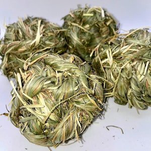 Organic Timothy Hay Grass Balls & Play Chew Toy for Suitable For Rabbits, Hamsters, Guinea Pigs, Chinchillas, and Gerbils.
