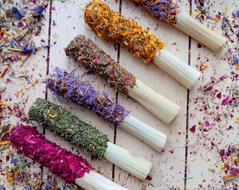 Floral Bamboo Chew Sticks for Rabbits & Guinea Pigs, Rose Calendula Forget-Me-Not Timothy Hay,  Natural Botanical Pet Treat