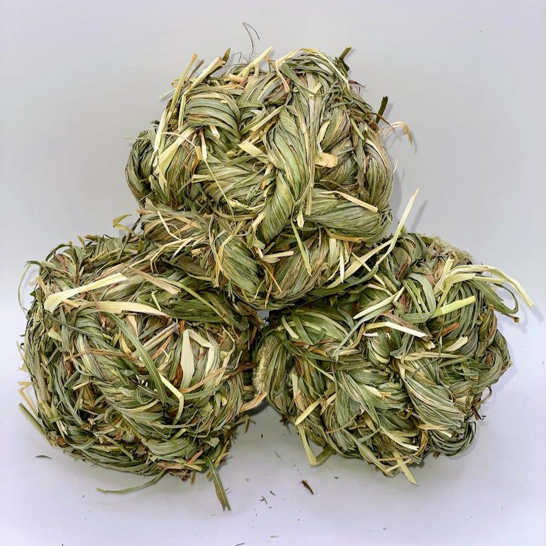 Organic Timothy Hay Grass Balls & Play Chew Toy for Suitable For Rabbits, Hamsters, Guinea Pigs, Chinchillas, and Gerbils.