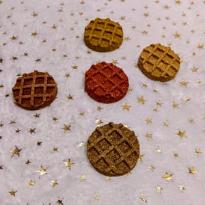Assorted Timothy Hay Waffle Bite Treats : Perfect for Rabbits, Chinchillas, Hamsters, Guinea Pigs, and other small animals.