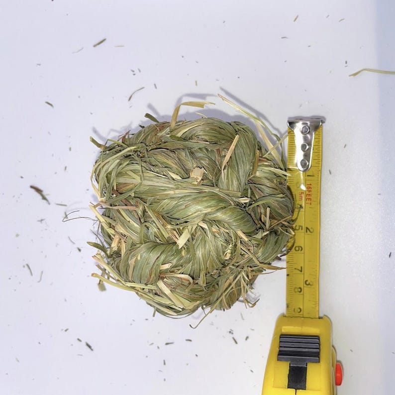 Organic Timothy Hay Grass Balls & Play Chew Toy for Suitable For Rabbits, Hamsters, Guinea Pigs, Chinchillas, and Gerbils.