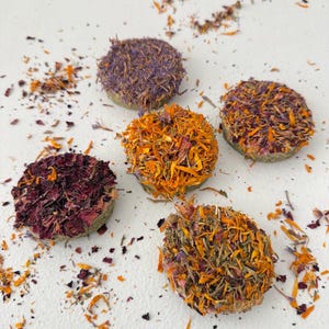 All Natural Timothy Hay Cake with Flower Petal Mix Treat for Rabbit, Chinchilla, Guinea Pigs, Hamsters, and Other Small Animals