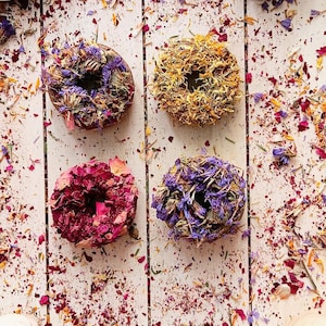 Floral Timothy Hay Donut Mix Treats for Rabbit, Guinea Pig, Hamster, Chinchilla and other Small Animals