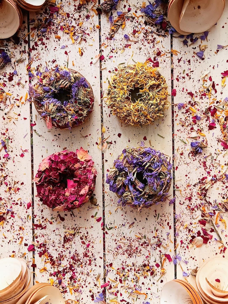 Floral Timothy Hay Donut Mix Treats for Rabbit, Guinea Pig, Hamster, Chinchilla and other Small Animals