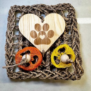 Sun-Dried Seagrass Twists Chew Treats designed for Rabbit, Chinchilla, Hamster and Small Animals