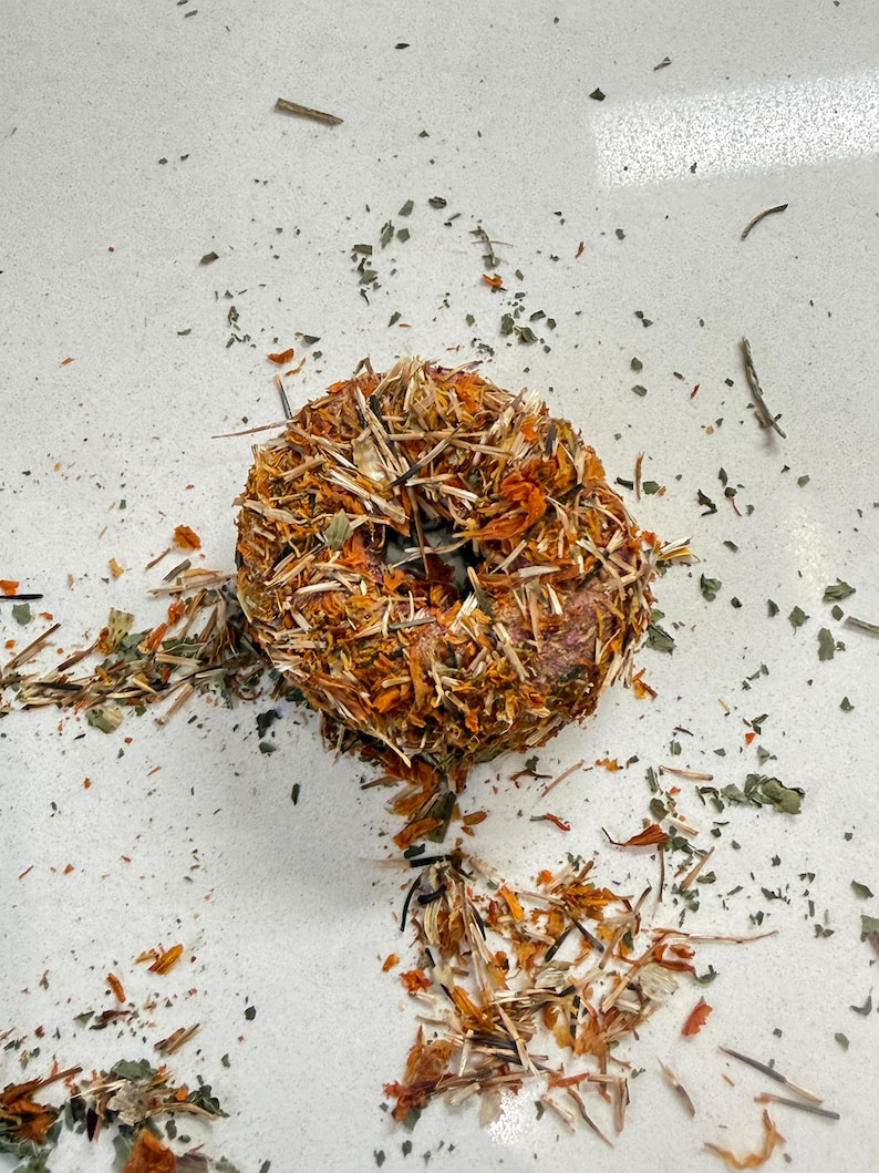 Floral Timothy Hay Donut Treats, Small Animal Enrichment 1 Marigold