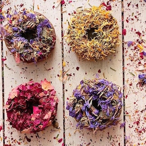 Floral Timothy Hay Donut Mix Treats for Rabbit, Guinea Pig, Hamster, Chinchilla and other Small Animals