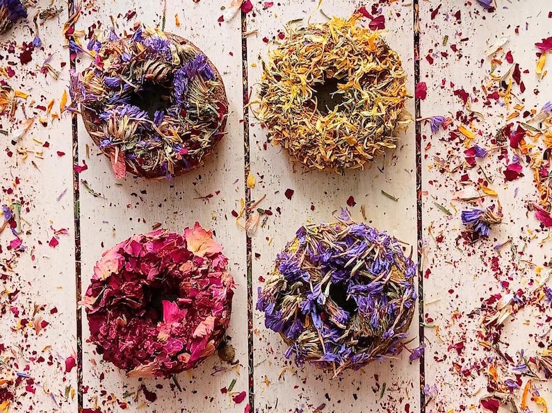 Floral Timothy Hay Donut Mix Treats for Rabbit, Guinea Pig, Hamster, Chinchilla and other Small Animals