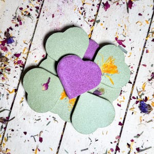Timothy Heart Hay Chip Bite Treats: Perfect for Rabbits, Chinchillas, Hamsters, Guinea Pigs, and other Small Animals.