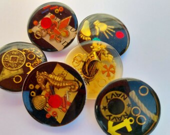 Sammlung von 6 1980er Treasure Junque Knöpfe