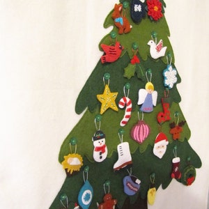 Felt Advent Calendar Pattern, Instant Download pdf, Christmas Advent Wall Hanging, Christmas Sewing Pattern image 3