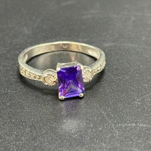 Vintage Sterling Silver and Purple Sapphire Ring - Size 8.5