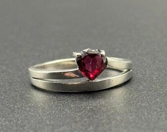 Garnet and Sterling Silver Heart Ring - Size 7