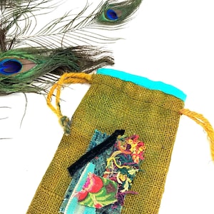 Bolsa de arpillera de seda pintada a mano con cordón, color chartreuse, con cristales, amuletos, joyas, recuerdos para teléfonos inteligentes, cartas del tarot, bolsa de medicinas, firmada, 7 x 9 pulgadas