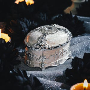 Vintage Rokoko Schmuckschatulle mit Emaille & Kristallen - Barock-Stil Andenken für Ringe, Ohrringe | Geschenk für Mama, Hochzeit oder Geburtstag