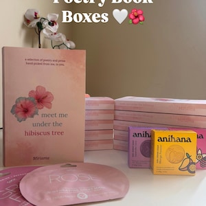 Pudełka z książkami poezji | Spotkajmy się pod drzewem hibiskusa - Wybór poezji i prozy osobiście przeze mnie dla Ciebie.