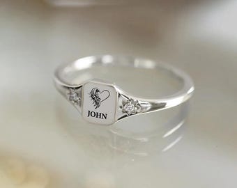 Anello con sigillo personalizzato con fiore di nascita, anello impilabile personalizzato