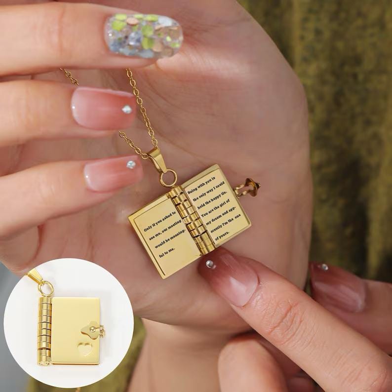 Collar con libro personalizado, medallón con libro personalizado, collar con medallón con libro grabado, regalos para amantes de los libros, regalo para lectores, joyería literaria