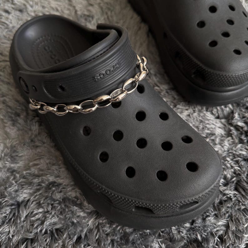 7 Stylish Shoe Chain – Trendy & Versatile Designs 2