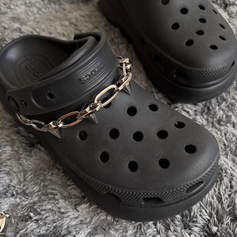7 Stylish Shoe Chain – Trendy & Versatile Designs 1