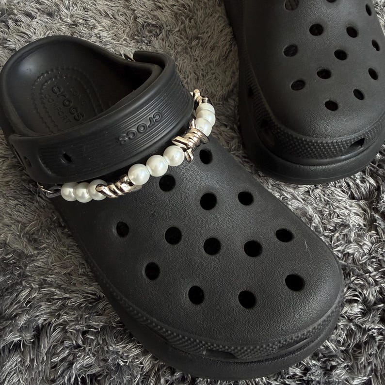 7 Stylish Shoe Chain – Trendy & Versatile Designs 4