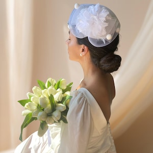 Wedding Felt Pill Box Veil Fascinator Hat,Wedding Veil Fascinator,Bridal Fascinator with Birdcage veil,Formal Wedding ,Fur Felt Wedding Hat