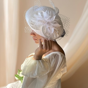 Wedding Felt Pill Box Veil Fascinator Hat,Wedding Veil Fascinator,Bridal Fascinator with Birdcage veil,Formal Wedding ,Fur Felt Wedding Hat