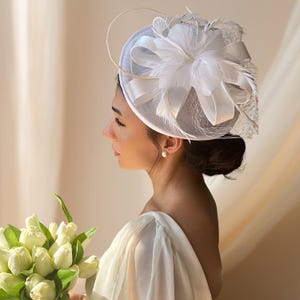 Wedding Felt Pill Box Veil Fascinator Hat,Wedding Veil Fascinator,Bridal Fascinator with Birdcage veil,Formal Wedding ,Fur Felt Wedding Hat