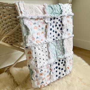 Rainbow baby rag quilt, handmade baby bedding, modern baby crib quilts, baby blanket, rainbow nursery, neutral pastel baby quilt