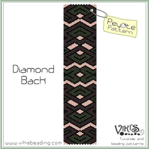 Może przedstawiać: Wzór koralikowy w ściegu peyote na bransoletkę z diamentowym tyłem. Wzór zawiera koraliki czarne, zielone i różowe.