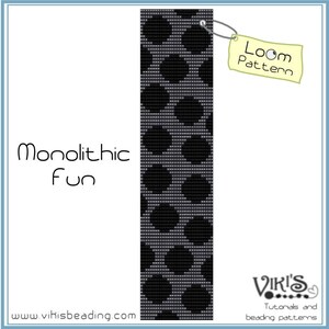 Puede incluir: Patr&oacute;n de abalorios de telar en blanco y negro con un dise&ntilde;o geom&eacute;trico. El patr&oacute;n se llama "Monolithic Fun" y es un patr&oacute;n de telar.
