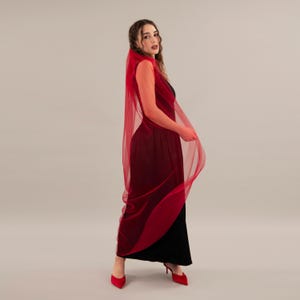 Simple Rose Red Wedding Veil - Minimalist Red Gothic Veil With Hair Comb