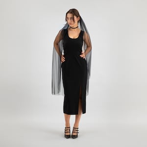 Deep Black Wedding Veil - Minimalist Black Gothic Veil With Hair Comb