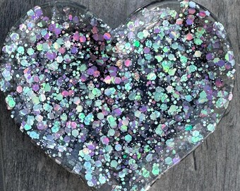 Piccolo piatto in resina a forma di cuore