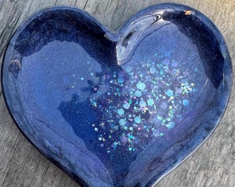 Small heart-shaped resin dish