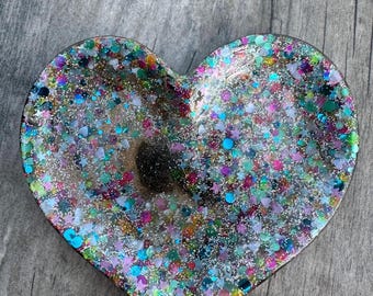 Piccolo piatto in resina a forma di cuore