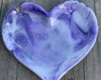 Small heart-shaped resin dish